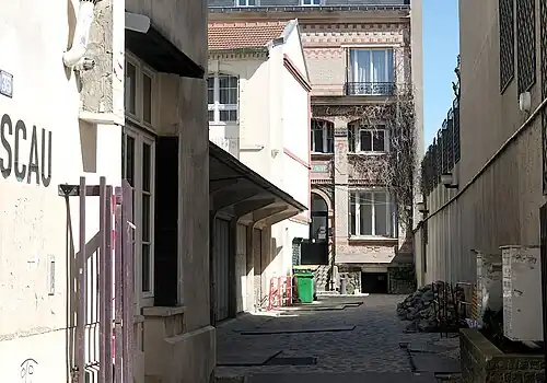 Entrée du no 35.