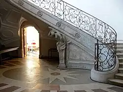 Escalier de l'Atlante, à Pont-à-Mousson.