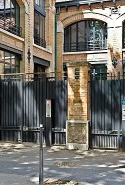 Les numéros 159, 161 et 163 : ancienne usine Pradel.
