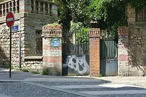 N°1 et n°3.