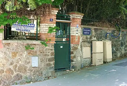 Entrée du n°1.