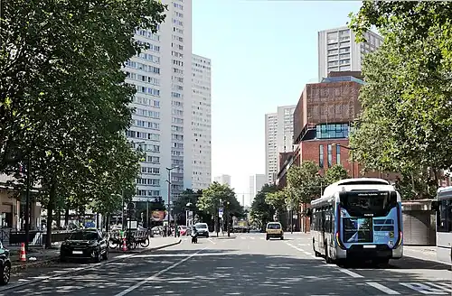 L'avenue vue en direction du boulevard Massena.
