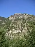 Le fort de Tournoux sur sa hauteur.