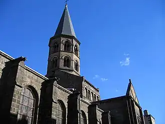 Basilique Saint-Amable, extérieur