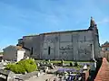 L'église et son assemblage hétéroclite.
