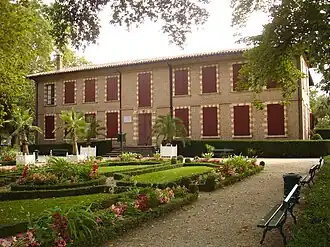 Hôtel et parc Rochegude à Albi.
