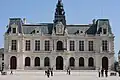 Façade de l'hôtel de ville (2012), par Antoine-Gaëtan Guérinot (1869-1875)