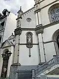 Partie gauche de la façade.