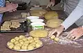 Préparation de la pâte en forme de boule.