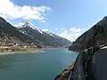 Le lac de Fabrèges et le village