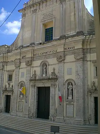 Image illustrative de l’article Basilique Sainte-Marie-de-la-Paix de Campagna
