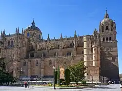 Façade nord de la Nouvelle cathédrale de Salamanque.
