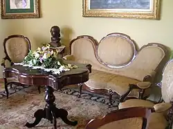 Salon.