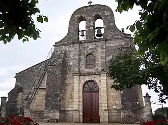 Façade ouest de l'église Saint-Gervais-Saint-Protais (juin&nbsp;2013)