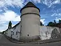 La tour médiévale devenue pigeonnier.