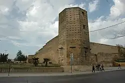 Enceinte de la casbah des Cherarda et tour octogonale, vestige du complexe de Bab Segma