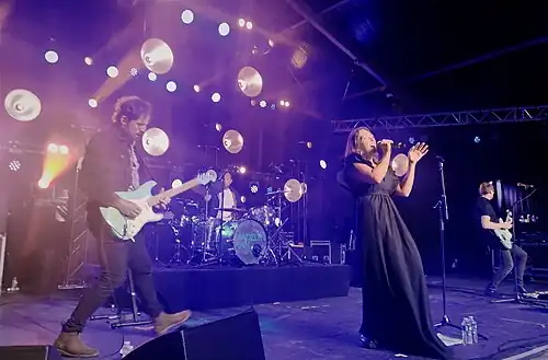 Madelyn Ann (br) en concert pour la soirée d'ouverture Produit en Bretagne.