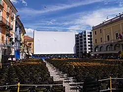 L'écran sur la Piazza Grande&nbsp;(it).