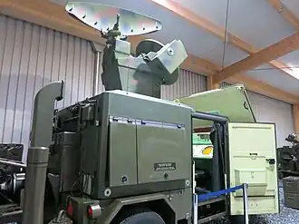 Système de conduite de tir 75 Skyguard pour le guidage des unités de feu de canons DCA 35 mm