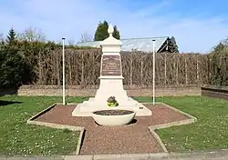 Le monument aux morts.