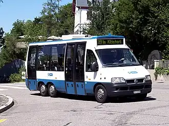 Minibus sur une base de FIAT Ducato II