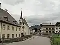 église (katholische Pfarrkirche) dans la rue