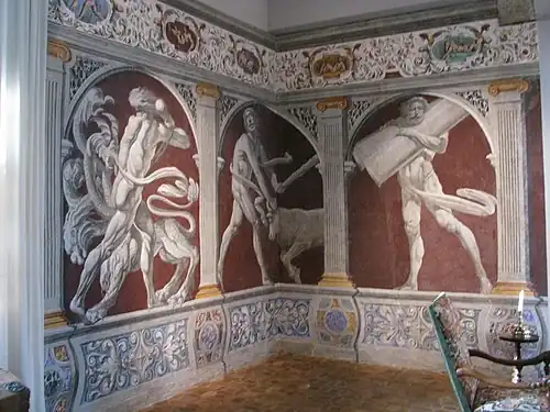 Chambre des Travaux d'Hercule : l'Hydre de Lerne, le taureau de Crète, les Colonnes d'Hercule