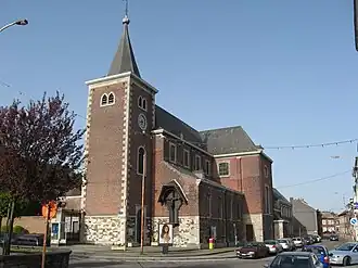 Édifice religieux de style néo-roman.