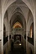 Jubé ouvert à une arcade de l'église de Flavigny-sur-Ozerain.