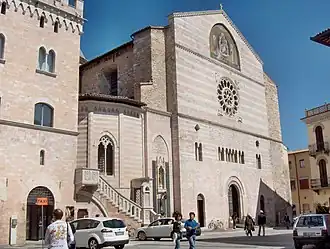 La façade principale (façade sud-est).