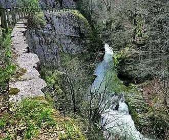 La voie du Tram le long des gorges de Malvaux.