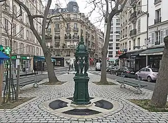 Vue de la place.