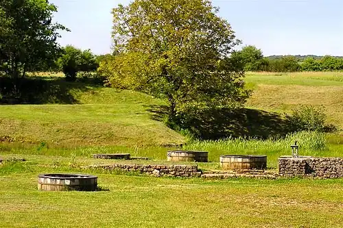 Bassin de captage des eaux salées aux Fontaines Salées.