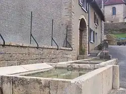 Fontaine rue de la Cure.