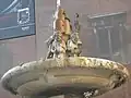 Sommet de la fontaine avec les enfants