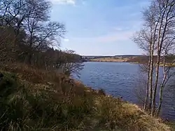 Le lac de retenue