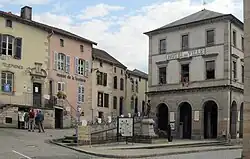 Hôtel de ville.