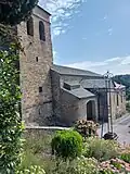 Vue de l'église du côté de l'ancien cimetière.