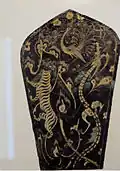 Ornement de chanfrein (cheval). Bronze et feuille d'or. Motifs de bon augure et animaux représentant les directions de l'espace. Han occidentaux. IIe&nbsp;siècle avant notre ère. Musée Guimet.