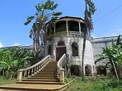 Ancien hôpital.
