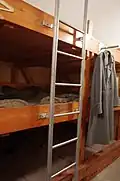 Un dortoir pour la troupe