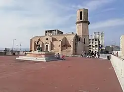 Église Saint-Laurent, vue du sud-ouest.