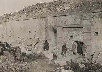 L'entrée en 1917.