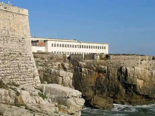 La prison.
