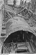 Début de la reconstruction du bas-côté est de la Hofkirche, 1947.