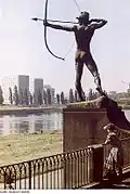 L'Archer, œuvre d'Ernst Moritz Geyger (de) située dans le Neustädter Elbufer (de)
