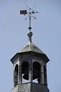 Le campanile et les cloches.
