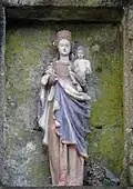 Statue classée de la Vierge à l'Enfant, datant du XIVe.