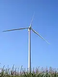 Une éolienne implantée sur la commune.