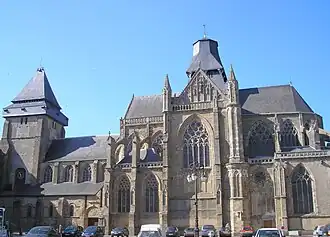 La basilique d'Évron.